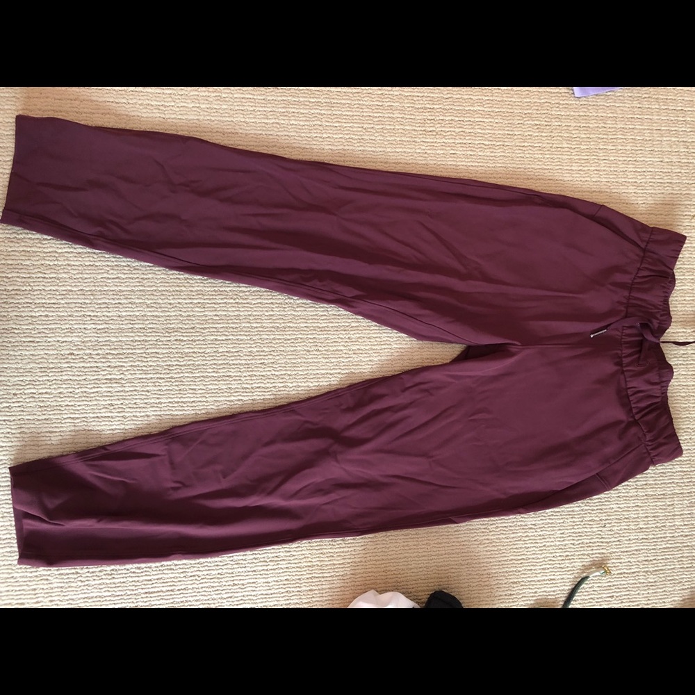 Lulu lemon on the fly pant